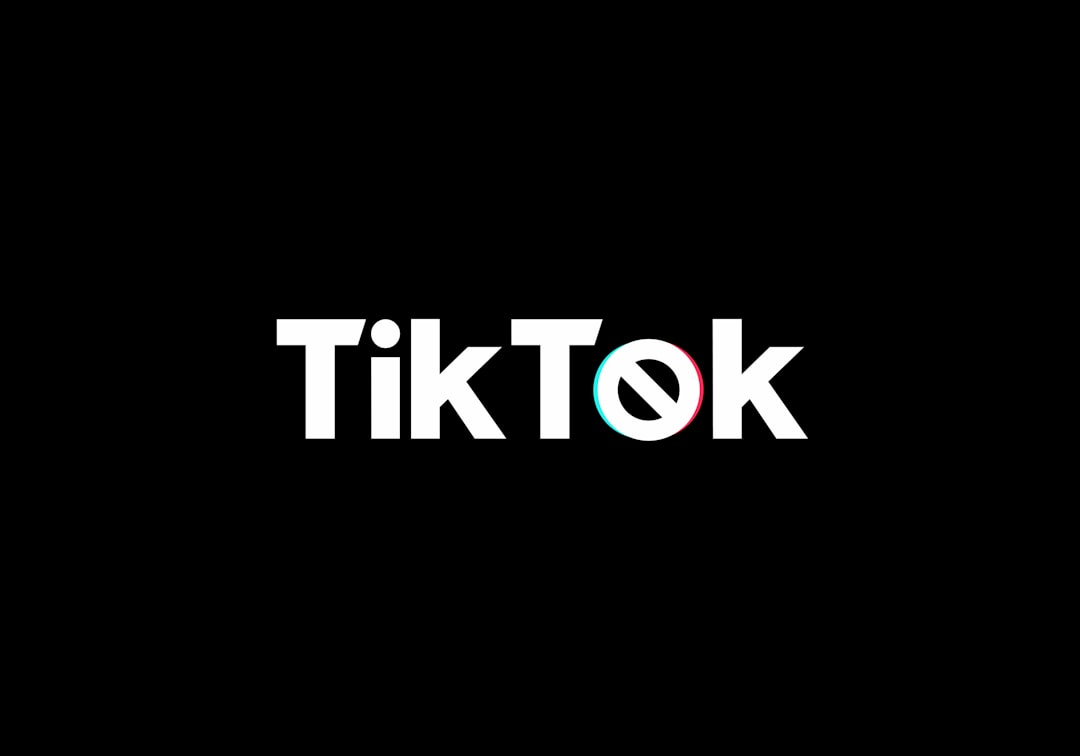 booking KOC thực phẩm trên TikTok Shop và social commerce